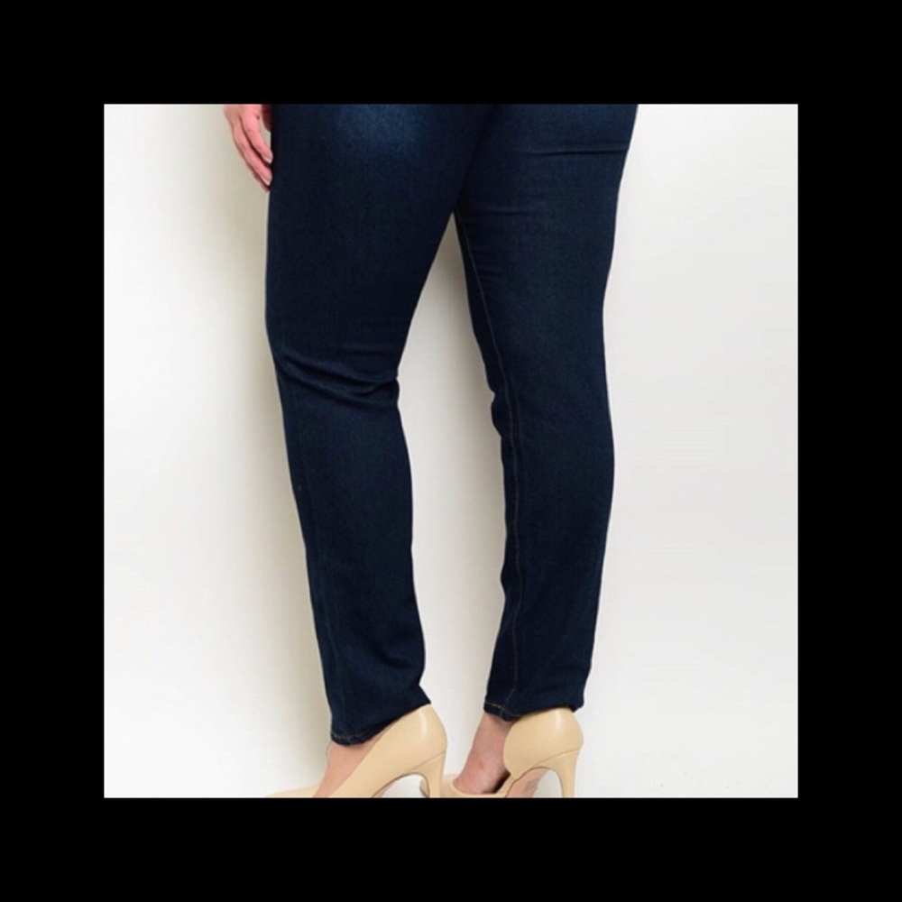 ➕ Dark Wash Denim Jeans - Picture 4 of 7